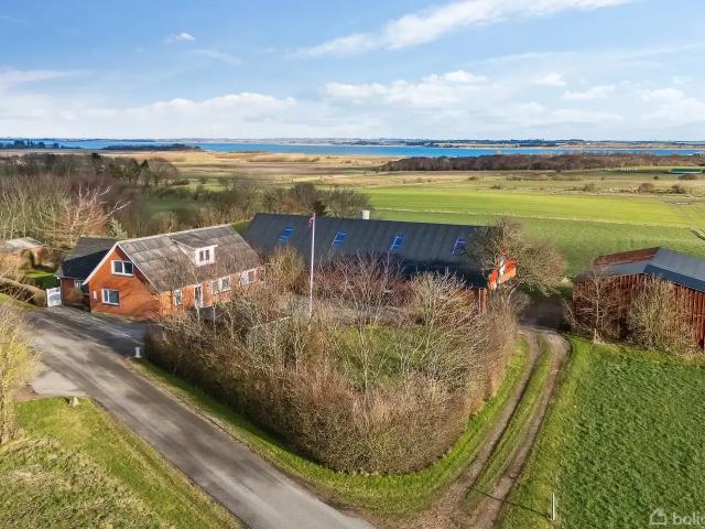 Landejendom til salg i Brønderslev-Dronninglund