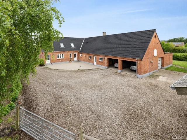 Landejendom til salg i Brønderslev-Dronninglund