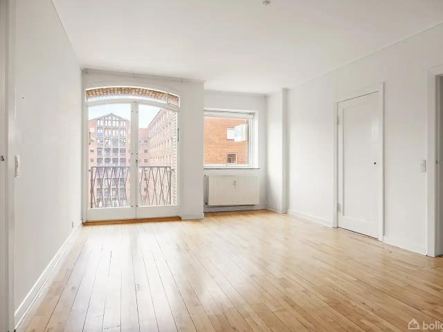 Ejendom til salg i København, Brøndby