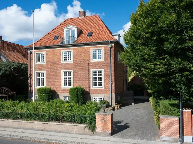 Villa til salg i Frederiksberg C, Brøndby