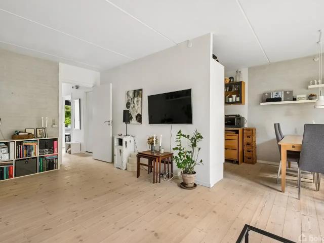 Ejendom til salg i Kongens Lyngby  , Brøndby