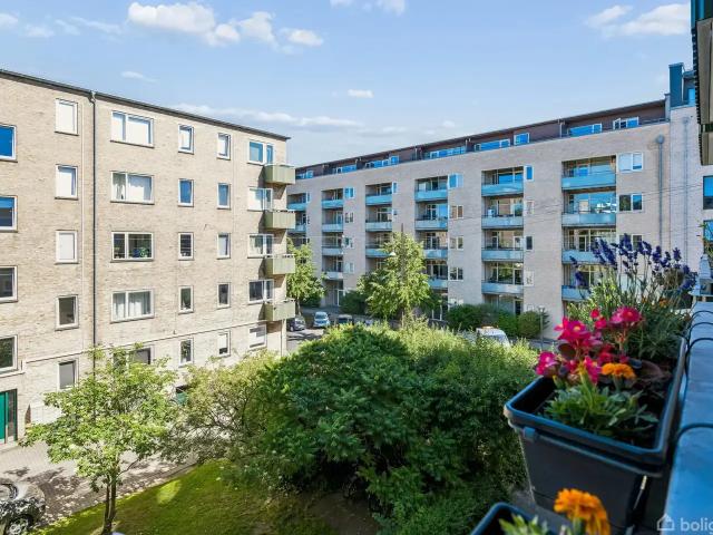 Ejendom til salg i København, Brøndby