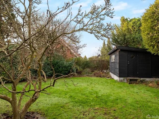 Ejendom til salg i Holte, Brøndby