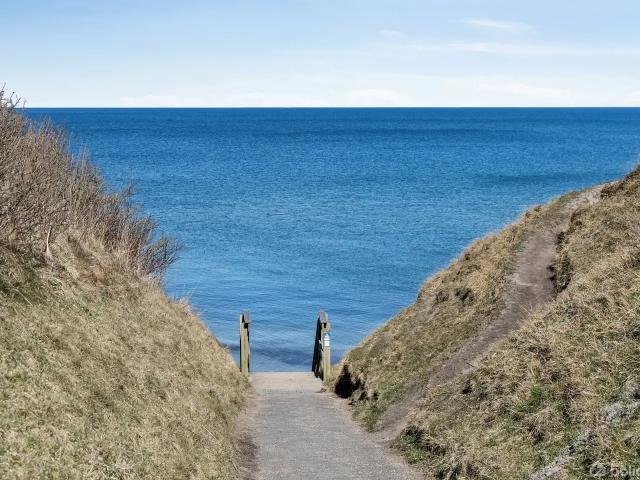 Ejendom til salg i Udsholt Strand, Brøndby