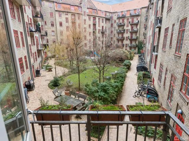 Ejendom til salg i København, Brøndby