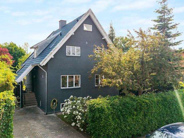 Villa til salg i Klampenborg, Brøndby