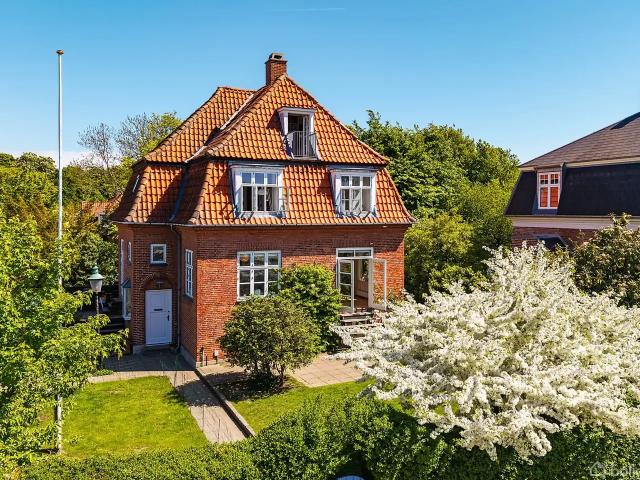 Villa til salg i Frederiksberg C, Brøndby