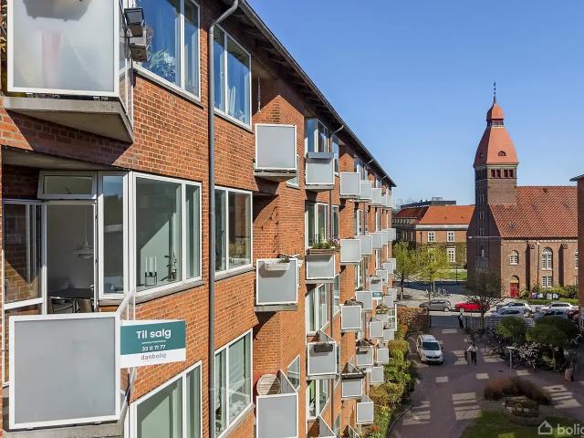 Ejendom til salg i Frederiksberg C, Brøndby