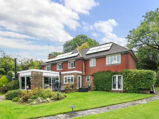 House for sale in Hillview, Surrey
