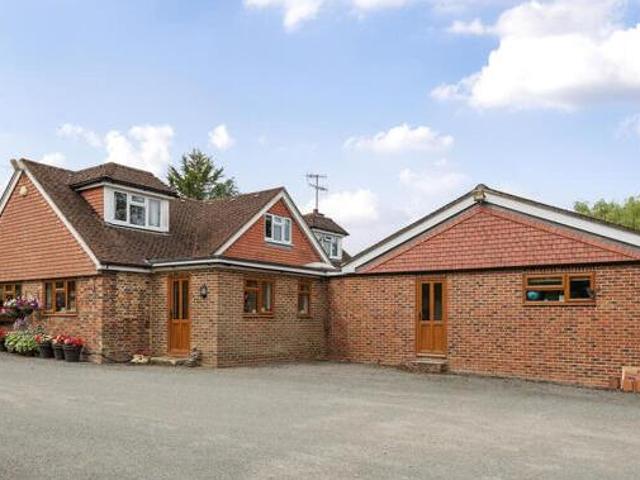 House for sale in Hillview, Surrey