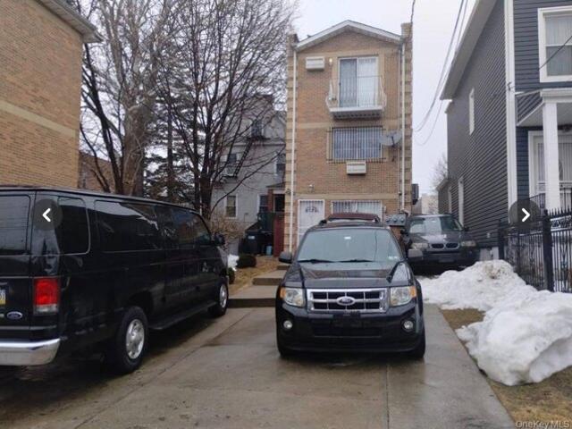 House for sale in The Bronx, Arverne