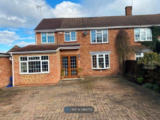 House for rent in Denham, Gerrards Cross and Chalfonts Community Board, Denham Green