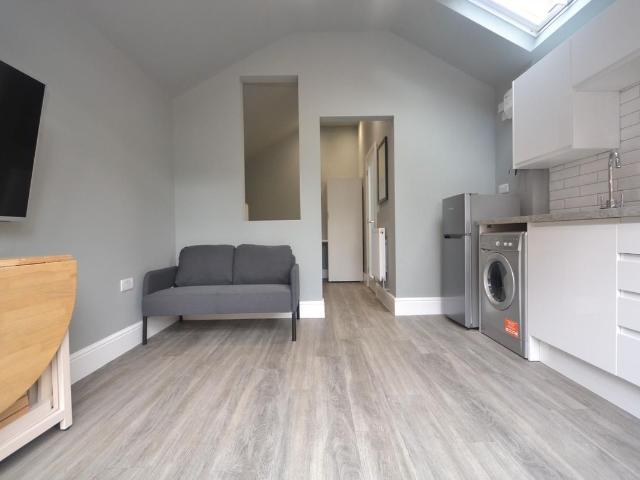 Studio for rent in Reading West, Reading