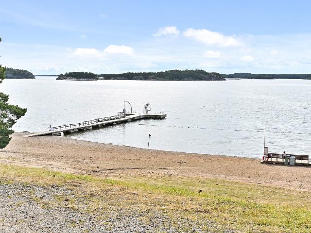 Tomt till salu i Kvarnvreten, Årsta havsbad