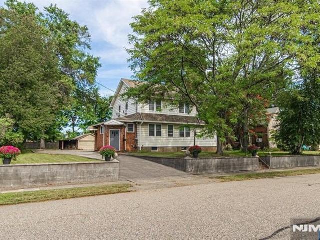 House for sale in Pompton Plains, Pequannock Township