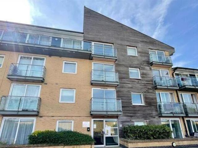 House for sale in London Borough of Hounslow, Feltham