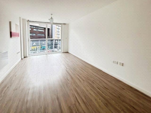 Apartment for rent in London Borough of Hounslow, Feltham