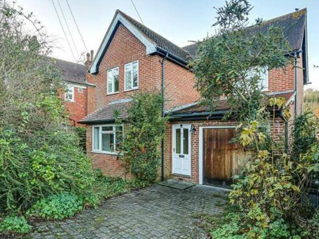 House for sale in Hillview, Surrey