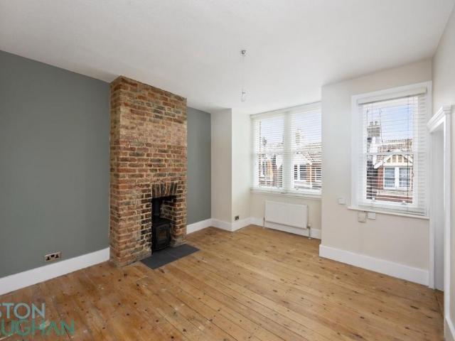 Apartment for rent in Queen's Park, Brighton