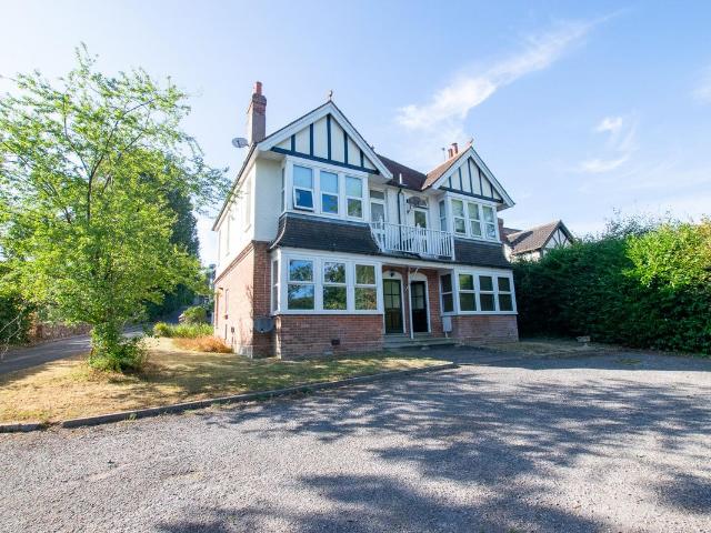Apartment for rent in Cross In Hand, East Sussex