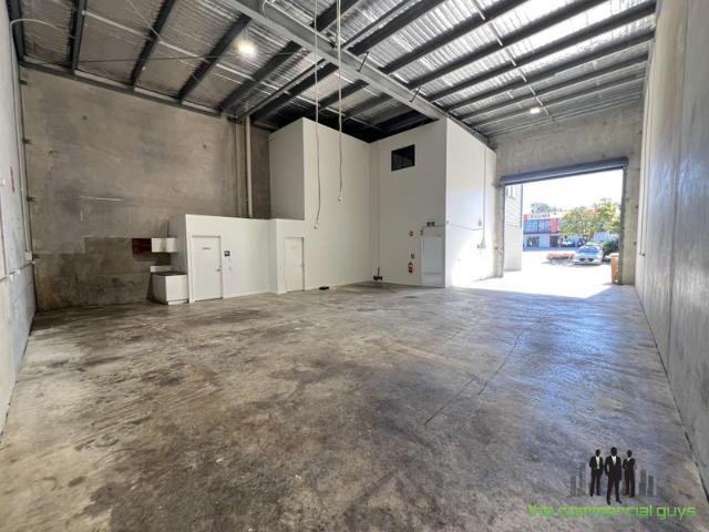 Warehouse for rent in Toombul, Queensland