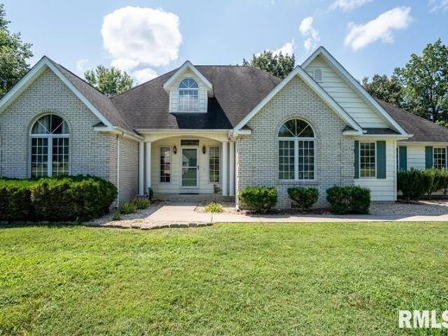 House for sale in Herrin