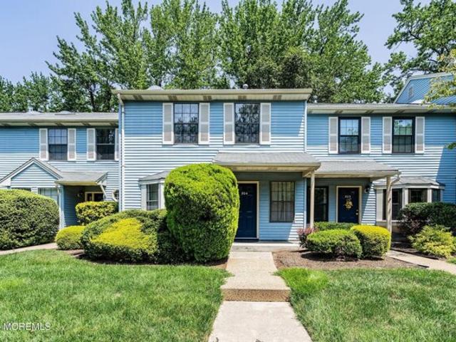 House for sale in Edison