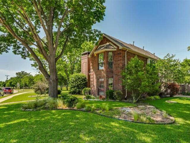 House for sale in Allen