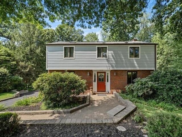 House for sale in Allison Park