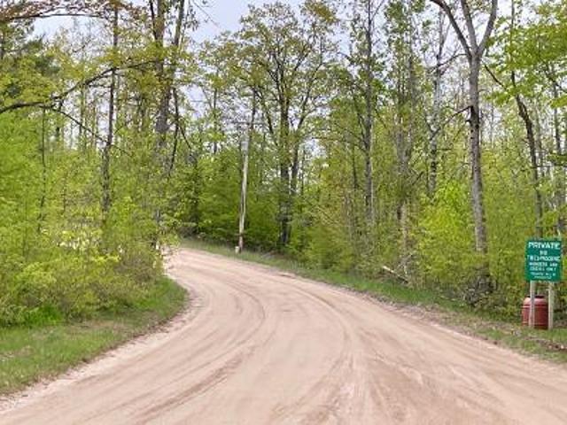 House for sale in Barton City