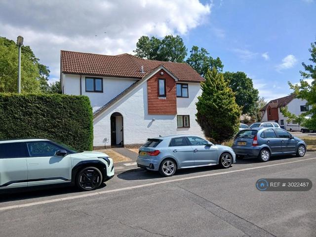 Apartment for rent in Fole, Surrey
