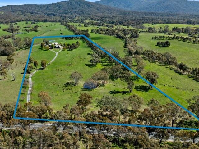 Cottage for sale in Maindample, Victoria
