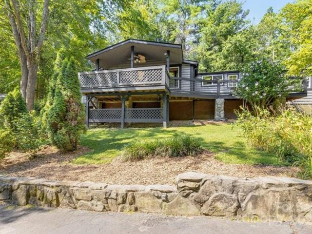 House for sale in Fairview