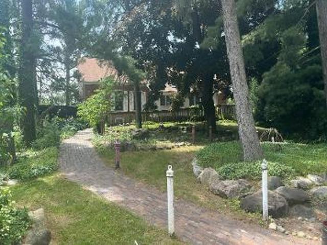House for sale in Farmington
