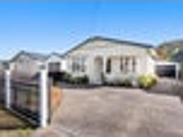 House for sale in Days Bay, Wellington