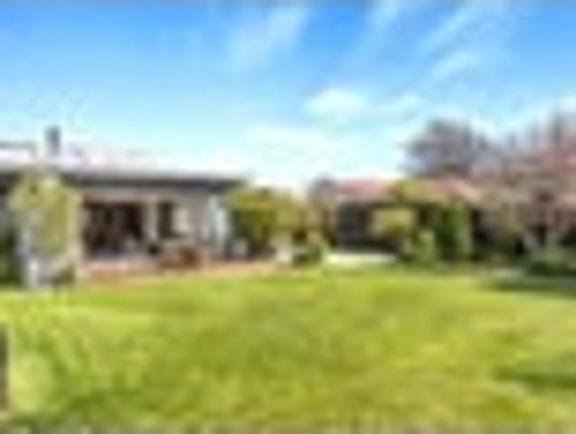 House for sale in Chaslands, Canterbury