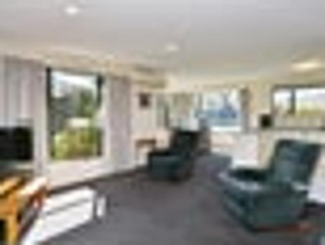 House for sale in Chaslands, Canterbury