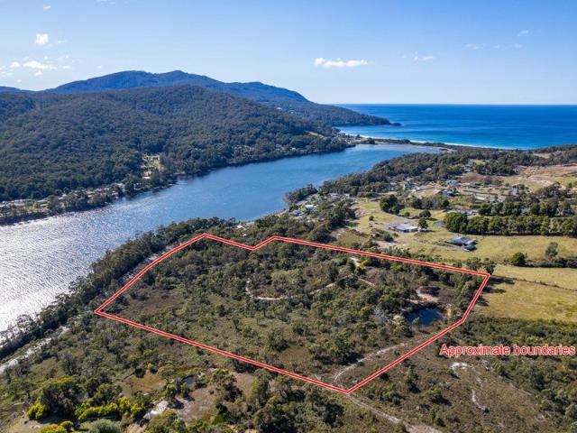 Land for sale in Eaglehawk Neck, Tasmania