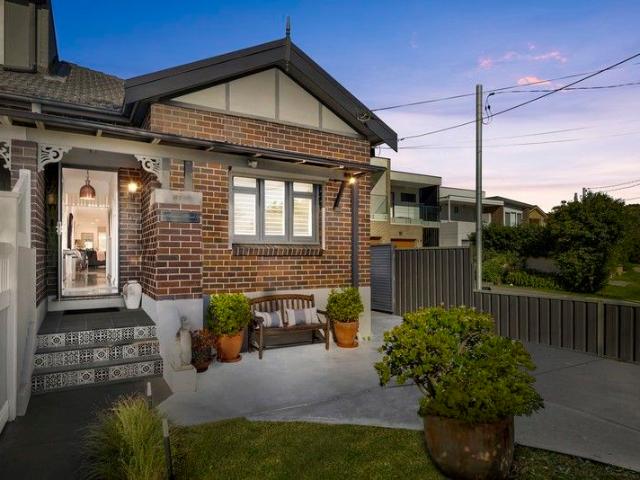 Duplex for sale in Belfield