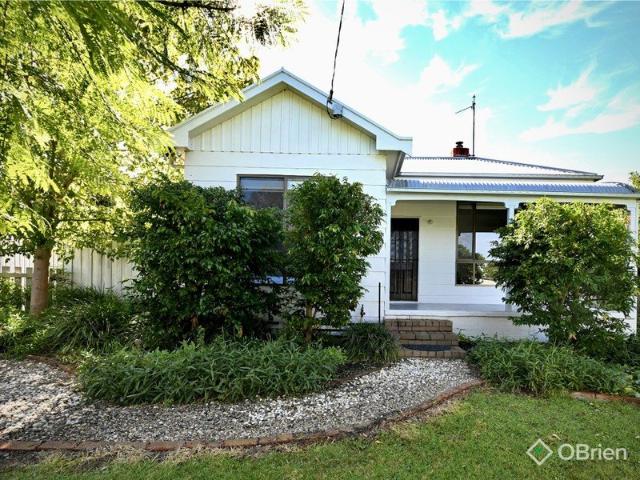 House for sale in Wy Yung, Victoria