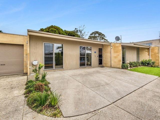 Apartment for sale in Torquay, Victoria