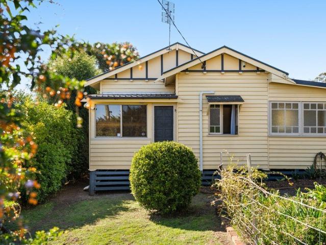 Cottage for sale in Meringandan, Queensland