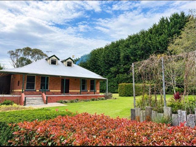 House for rent in Woodend, Shire of Macedon Ranges