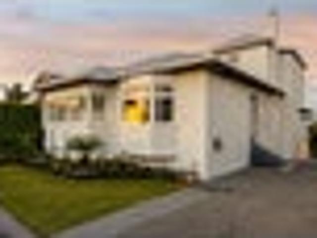 House for sale in Westmere