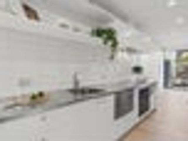 Townhouse for sale in Edgeware, Linwood-Central-Heathcote Community