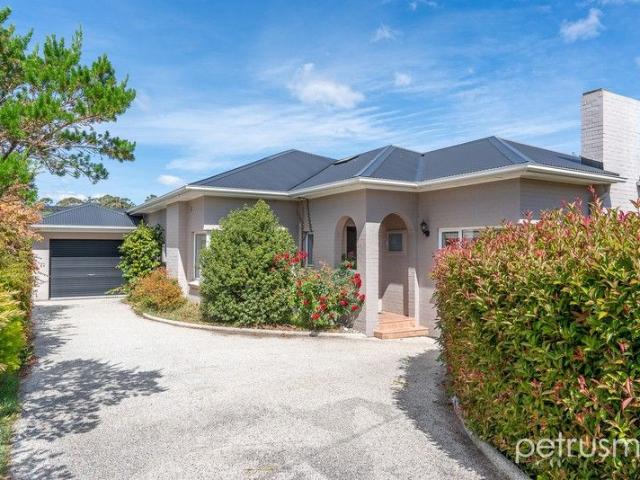 House for sale in Sandy Bay