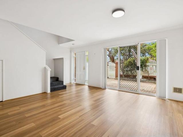 Townhouse for rent in Victoria Park, Town of Victoria Park