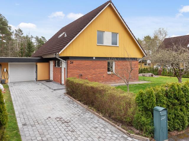 Bostad till salu i Hallstavik, Stockholm