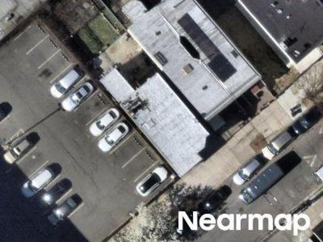 House for sale in The Bronx, Arverne