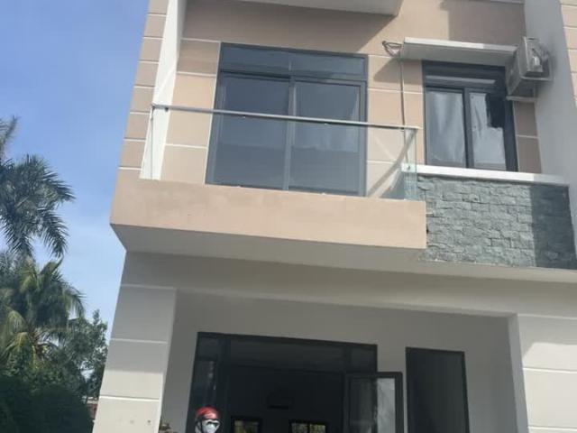 Nhà mặt phố bán